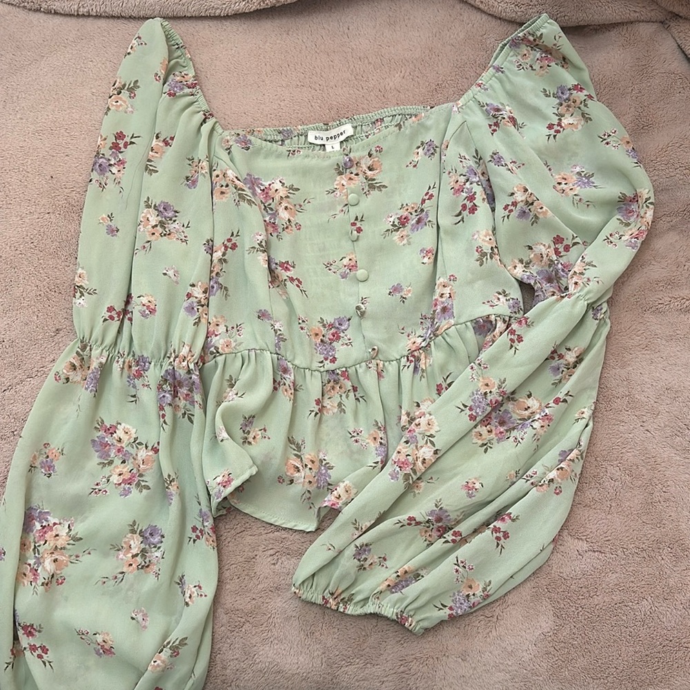 Blu pepper blouse / Boutique Brand